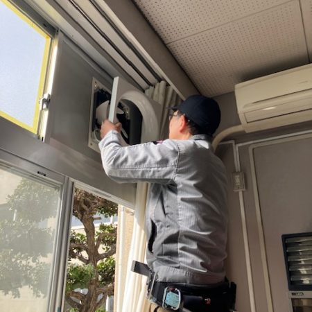 高校の保健室に換気扇の設置